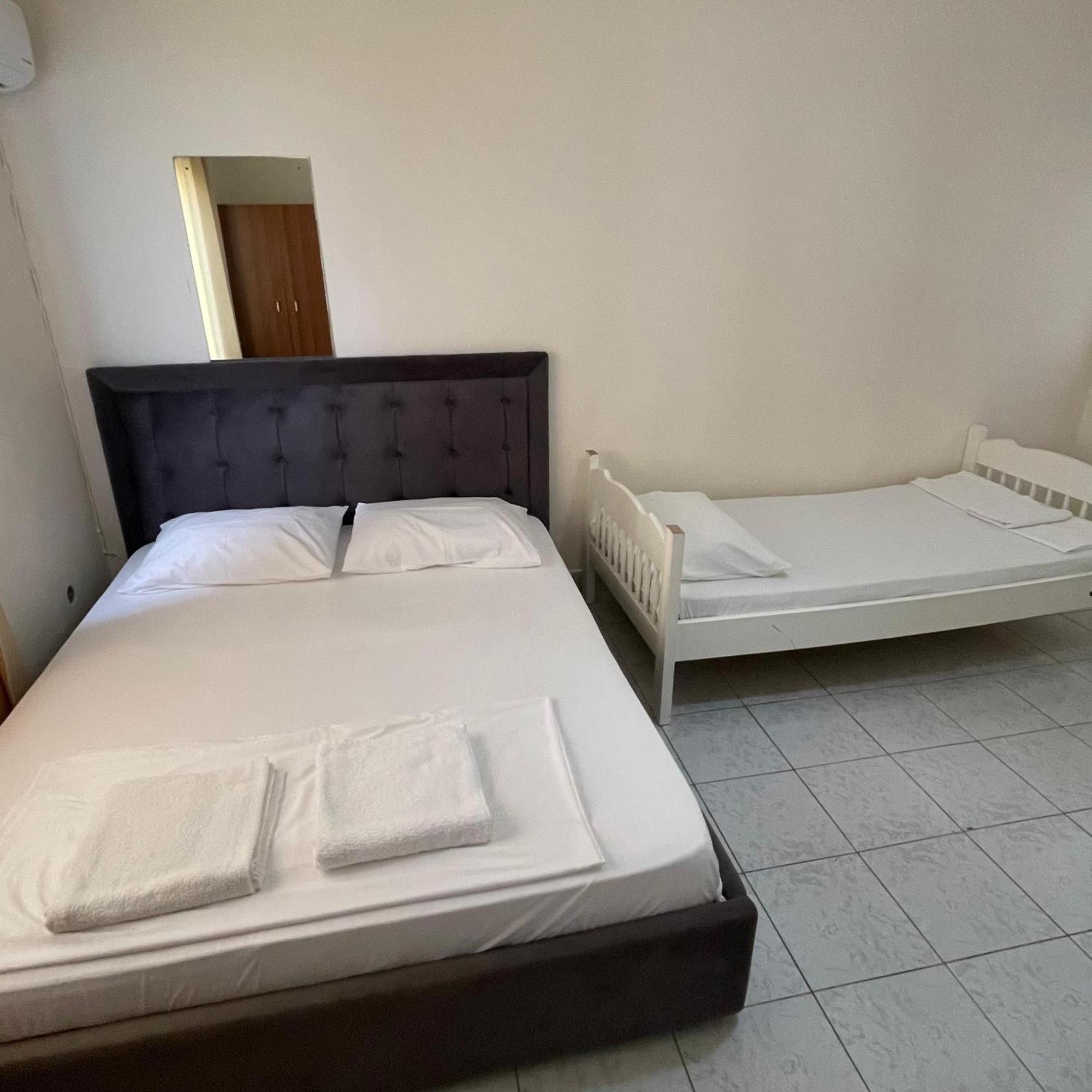 Hotel Gjika Sarande Ngoại thất bức ảnh